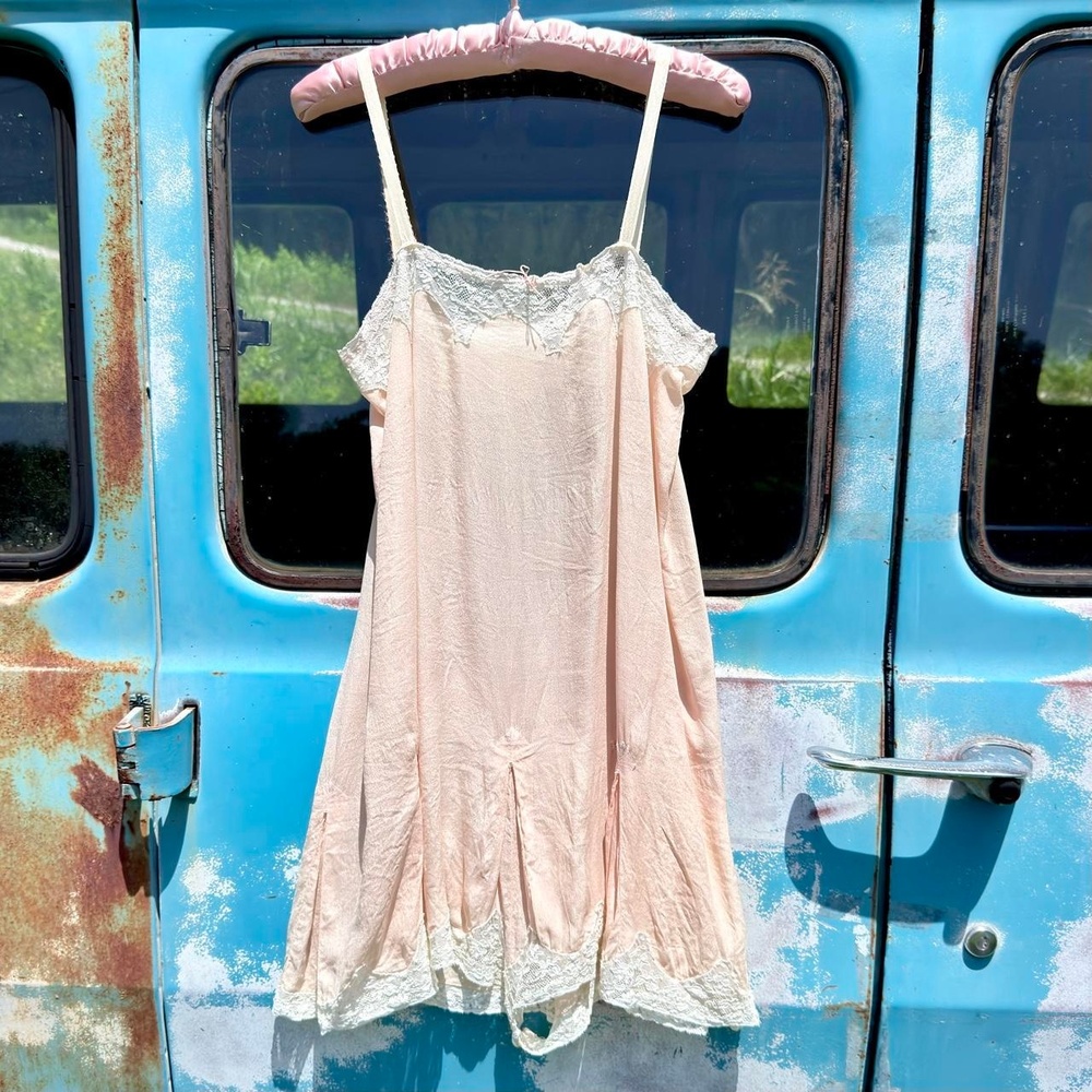 1920s silk peach step-in teddy w/ cream lace trim, shell button closure